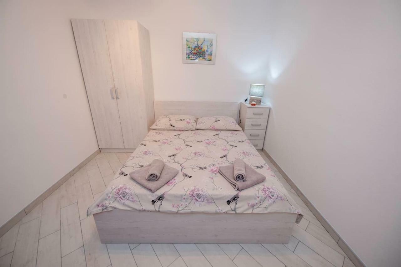 Apartman Marcela Palit Buitenkant foto