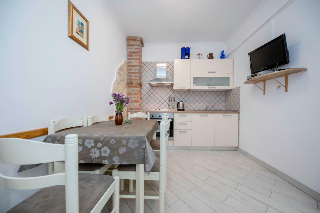 Apartman Marcela Palit Buitenkant foto